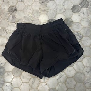 BLACK LULULEMON HOTTY HOT SHORTS